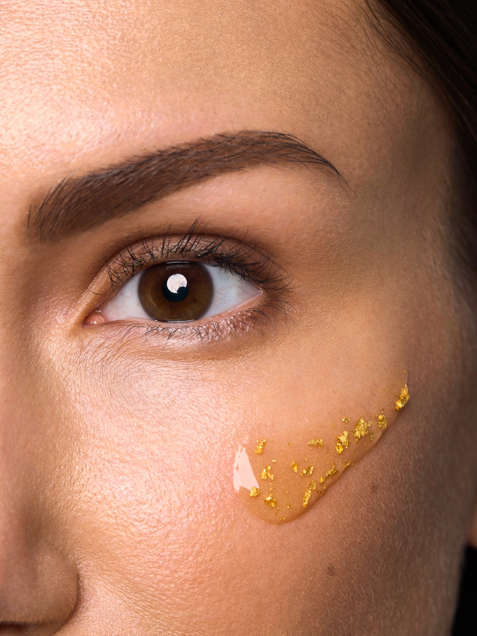 revitalizing and detoxifying mask with 24k gold flakes – HERLA